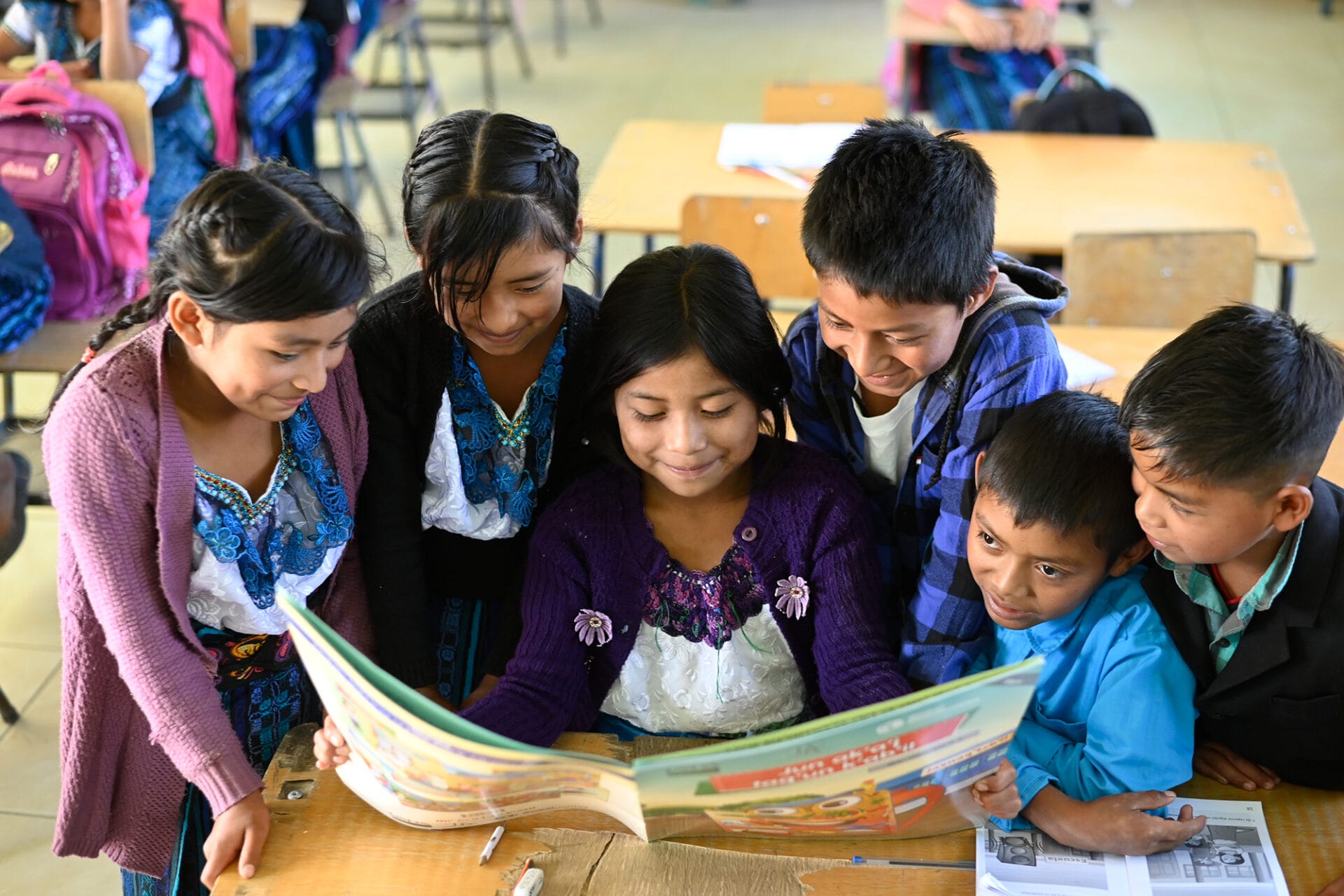 Promoting Bilingual Education in Multicultural Societies to Enhance Student  Literacy - Global Communities, image size:1920x1280