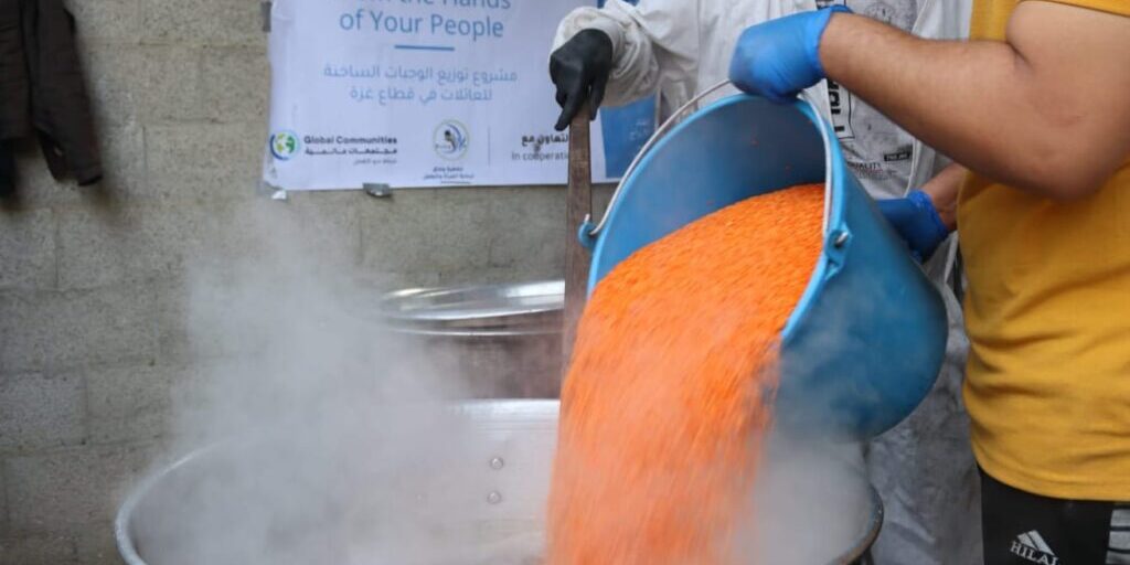 Gaza_Hot-Meal-Distribution-1_April-2024