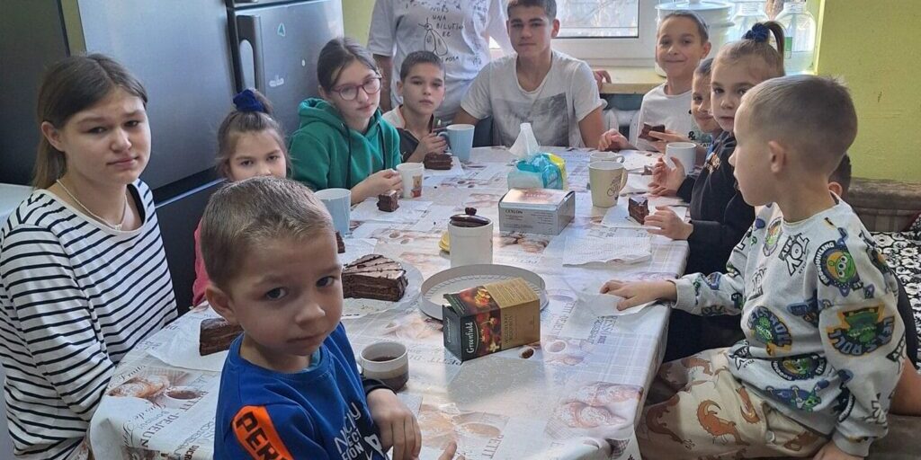 Ukraine_CLEAR-2-Program_Maximum-Charitable-Foundation_Olha-and-family-e1737323015737